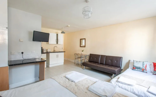 Newly Refurbished Studio, 20mins to London Bridge