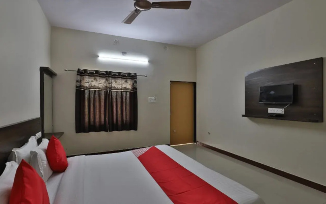 Capital O 24717 Raichura Farm Stay