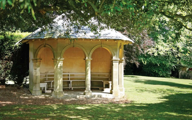 Leigh Park Country House Hotel  Vineyard, Bwsc