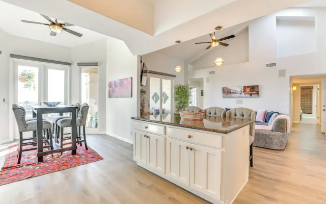 Mtn & City Views: Stunning Villa in Phoenix!