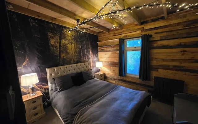 Tall Pines Lodge - Dog Friendly, Nr Sutton on Sea