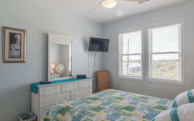 Clamalot by Topsail Realty