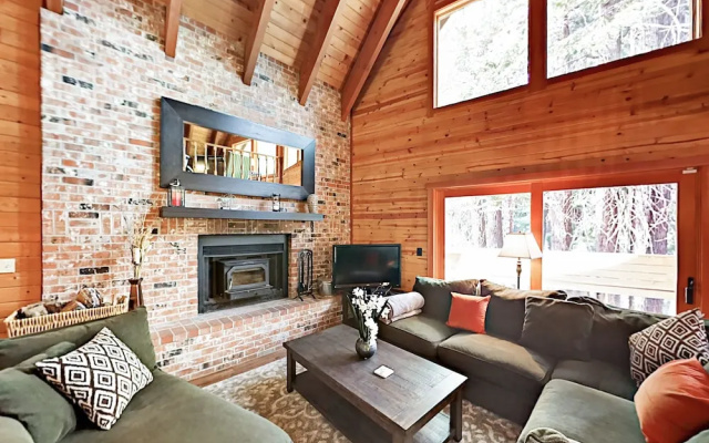 Herringbone Cabin 3 Bedrooms 2 Bathrooms Cabin