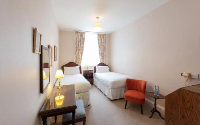 Corinium Hotel & Restaurant