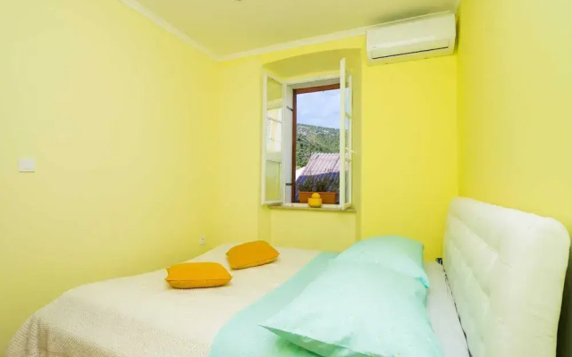 Villa Nives - Three-bedroom Villa With Terrace and Sea View
