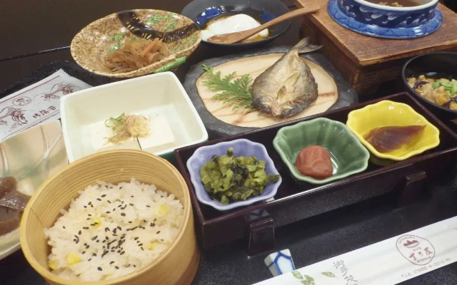 Kosenkaku Yoshinoya