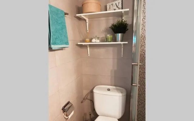 LARGE 90m2 CANARY APARTMENT, NICE VIEW, LOCATION !