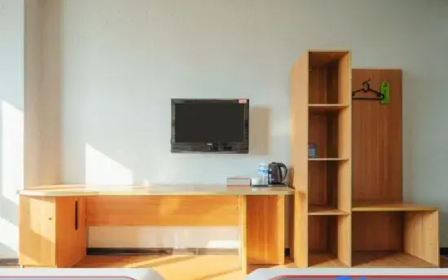 Junyi Chain Hotel (Pinggu Dama Roundabout)