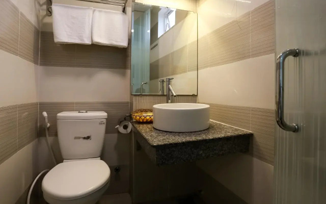 Little Gold Hotel