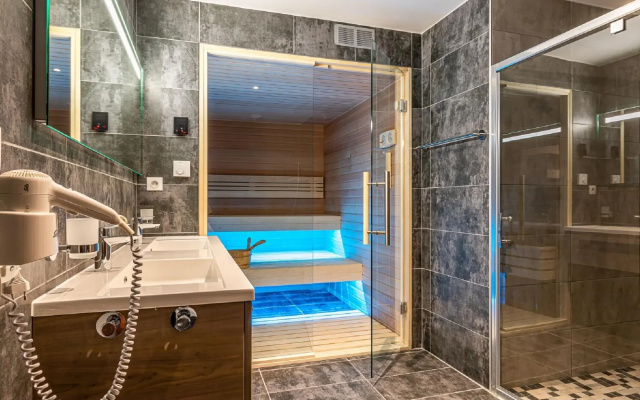 Luxurious apartment with private sauna, close to ski lift