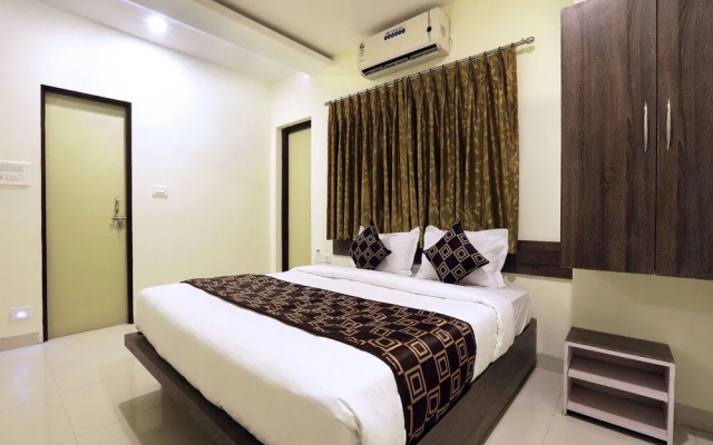 OYO 10507 Hotel Platinum