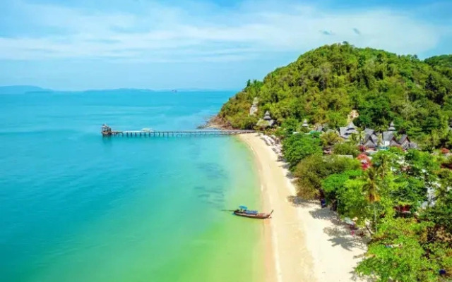 Отель BJ Beachfront