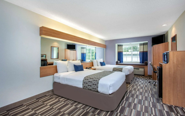 Microtel Inn & Suites by Wyndham Lillington / Campbell Univ