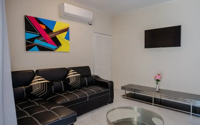 Modern 1-bedroom-apartment 2 km From Eagle Beach