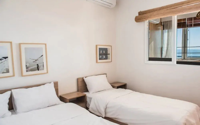 #Halu! - Spacious Home with Sea View
