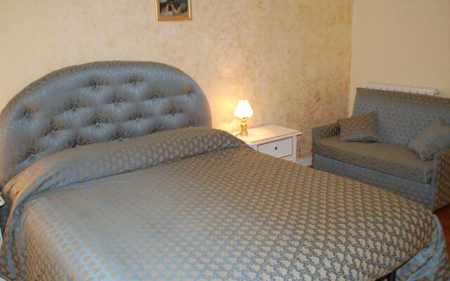 Отель B&B Milù Чивитанова-Марке комната для гостей