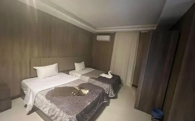 Rotana Palace Suites