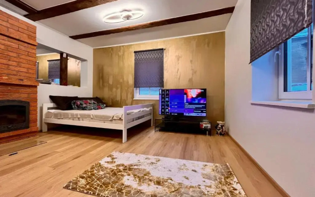 Newly renovated golden studio apartment