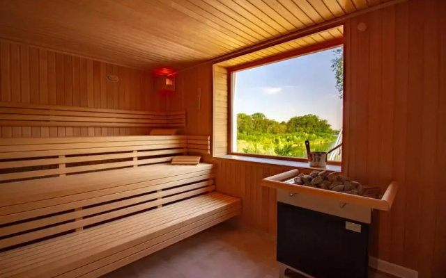 Bernstein Acamed Resort