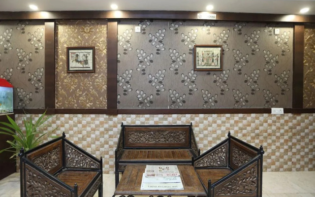 OYO 30240 Shri Radha Palace