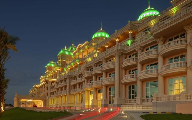 Отель Emerald Palace Kempinski Dubai ОАЭ, Дубай - 2 отзыва об отеле, цены и фото номеров - забронировать отель Emerald Palace Kempinski Dubai онлайн вид на фасад