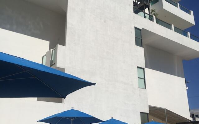 Отель Las Perlas CondoHotel вид на фасад