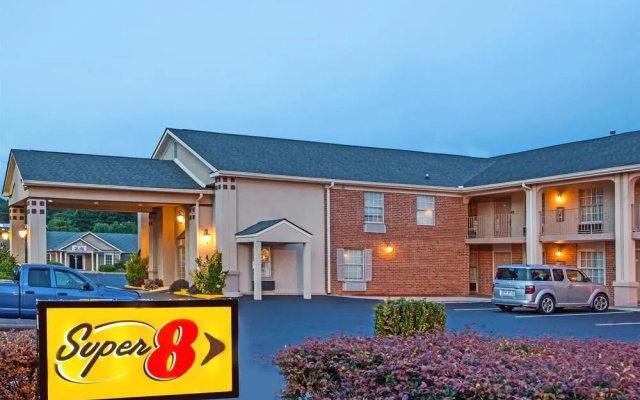 Super 8