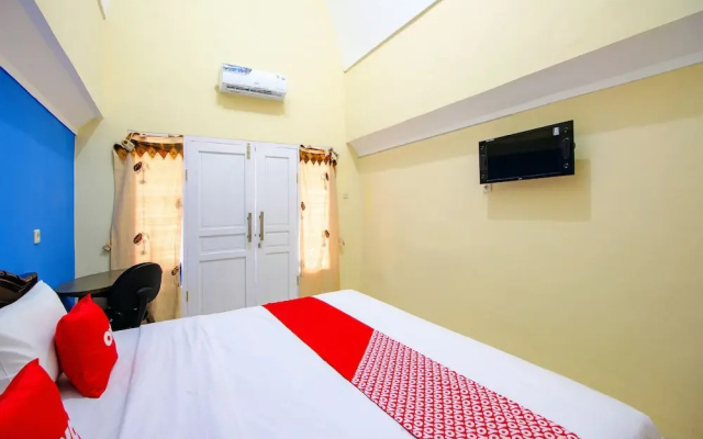 Grand Monica by OYO Rooms