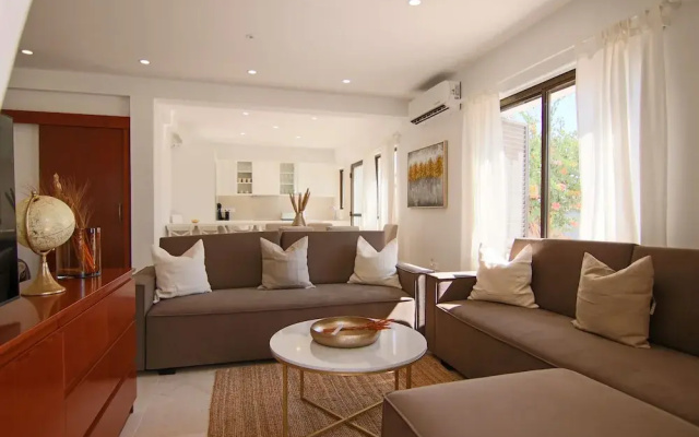 Phaedrus Living City Flat Androcleous