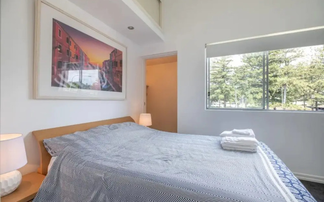 Peaceful 1 Bedroom Apartment with Parking