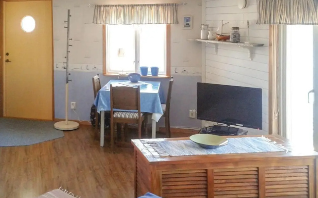 Beautiful Apartment in Skärhamn With 1 Bedrooms
