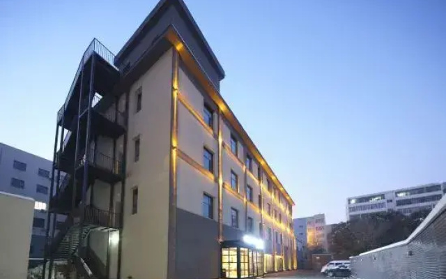 Modern Hotel