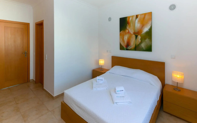 B26 - Palmeiras Top-Floor Apartment
