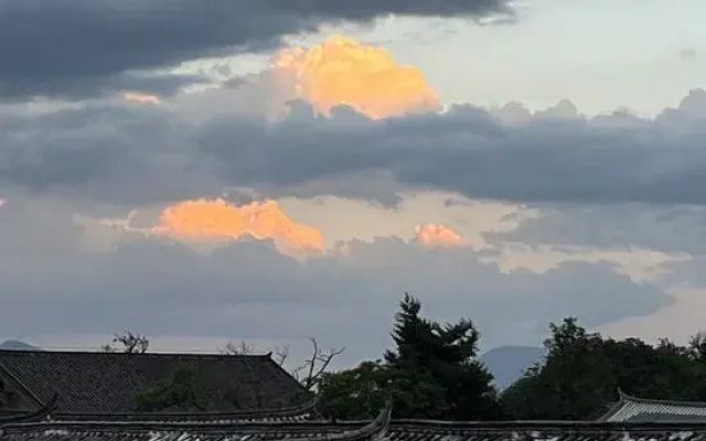 Lijiang Zhaofu Inn