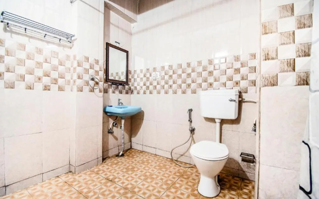 FabHotel Roshan Residency
