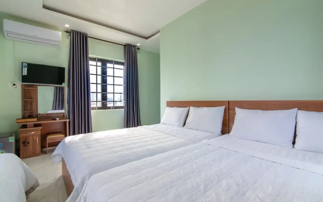 Lucky Hotel by OYO Rooms