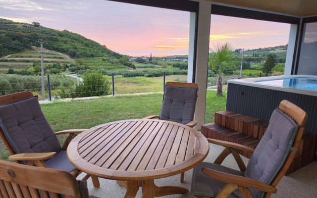 Sea View Apartment Mirjam