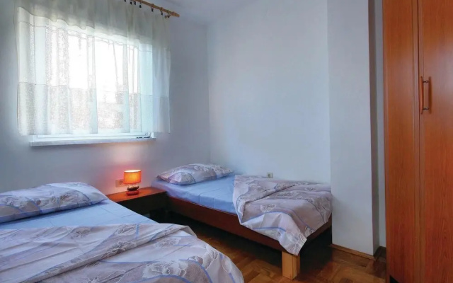 Nice Apartment in Jadranovo With 2 Bedrooms and Wifi