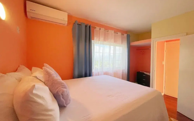Skyline Suites 2 Queen bedroom 2 Condo by RedAwning