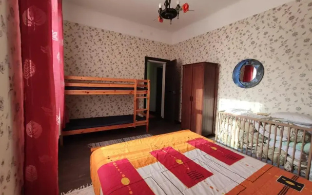 Chelsea Roosi 11 Apartment
