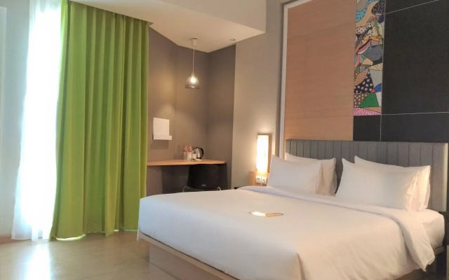 MaxOneHotels.com at Platinum Hayam Wuruk Jakarta