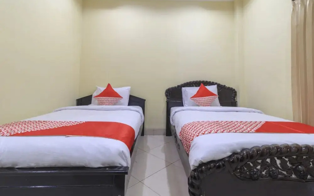 OYO 2814 Debitos Hotel