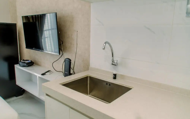 Nice And Comfy Studio At Sky House Bsd Apartment