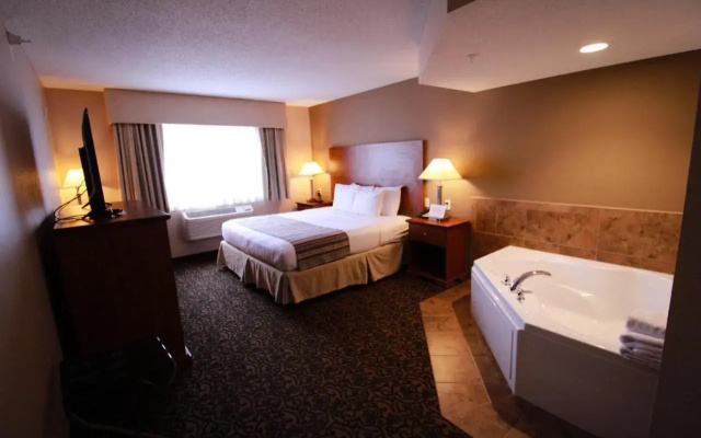 Canby Inn and Suites