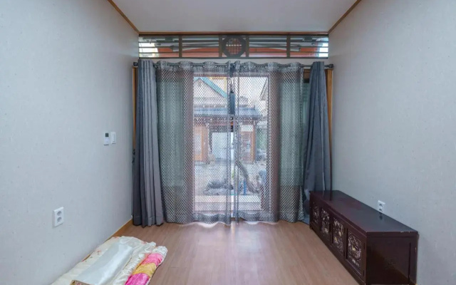 Aega Hanok Guesthouse
