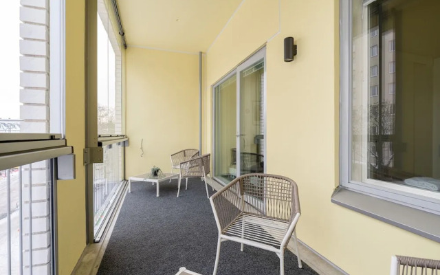 Spacious 2BR at Tammela Stadium - Sauna & Balcony