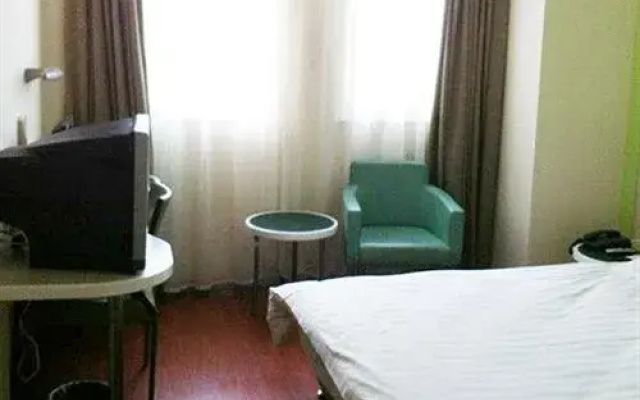 Motel 168 Shanghai Waigaoqiao FTA Huashan Road Branch
