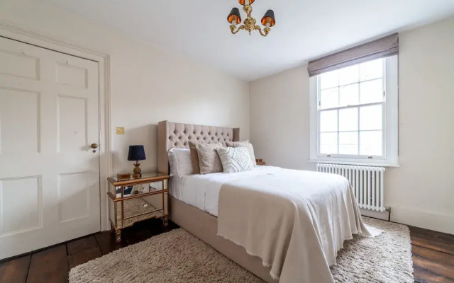 Modern & Stylish House in Deptford