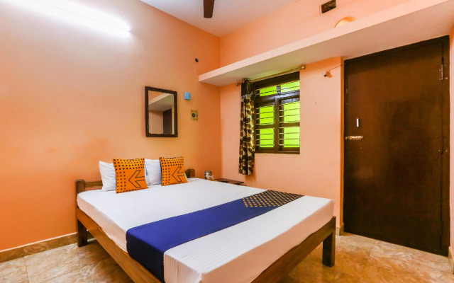 SPOT ON 62858 Sri Amsa Guest House