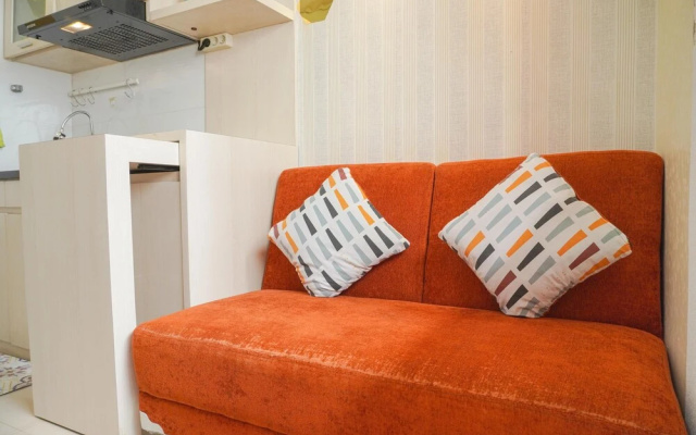 Modern And Classic 2Br At Green Pramuka City Apartment